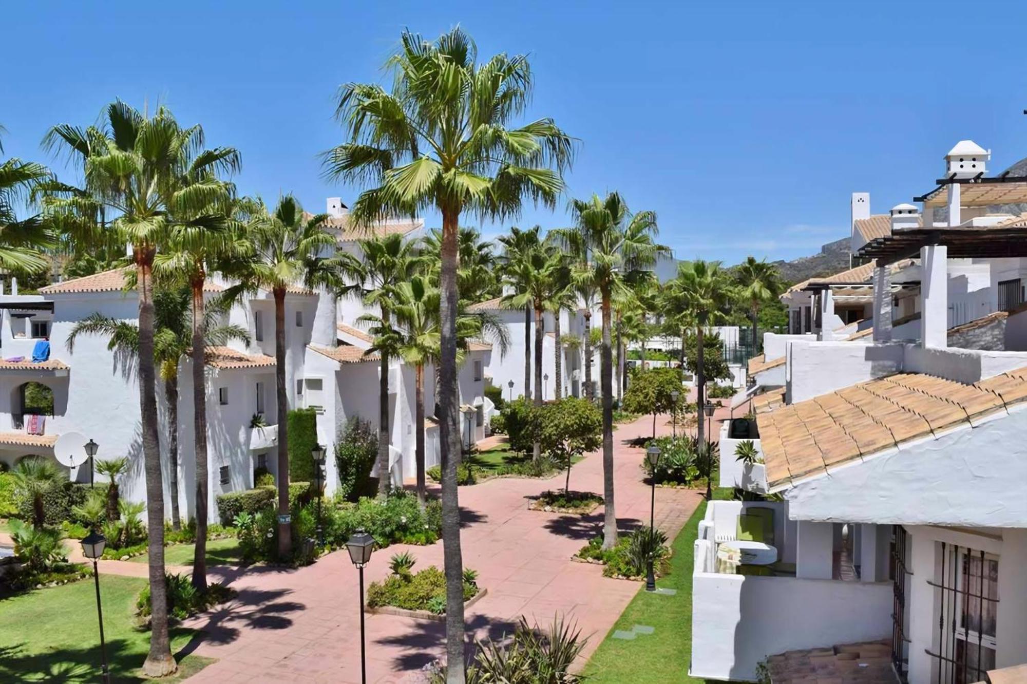 Atico Duplex Urbanizacion Naranjos Marbella